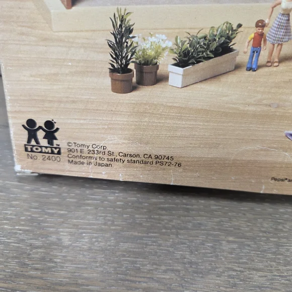 Vintage Tomy Smaller Homes Contemporary Miniature Living Room Furniture Set - Picture 6 of 16